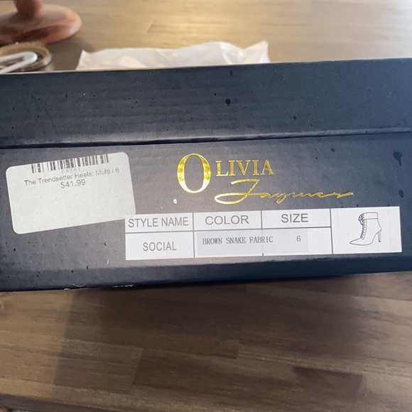 Boots - Picture 7 of 7